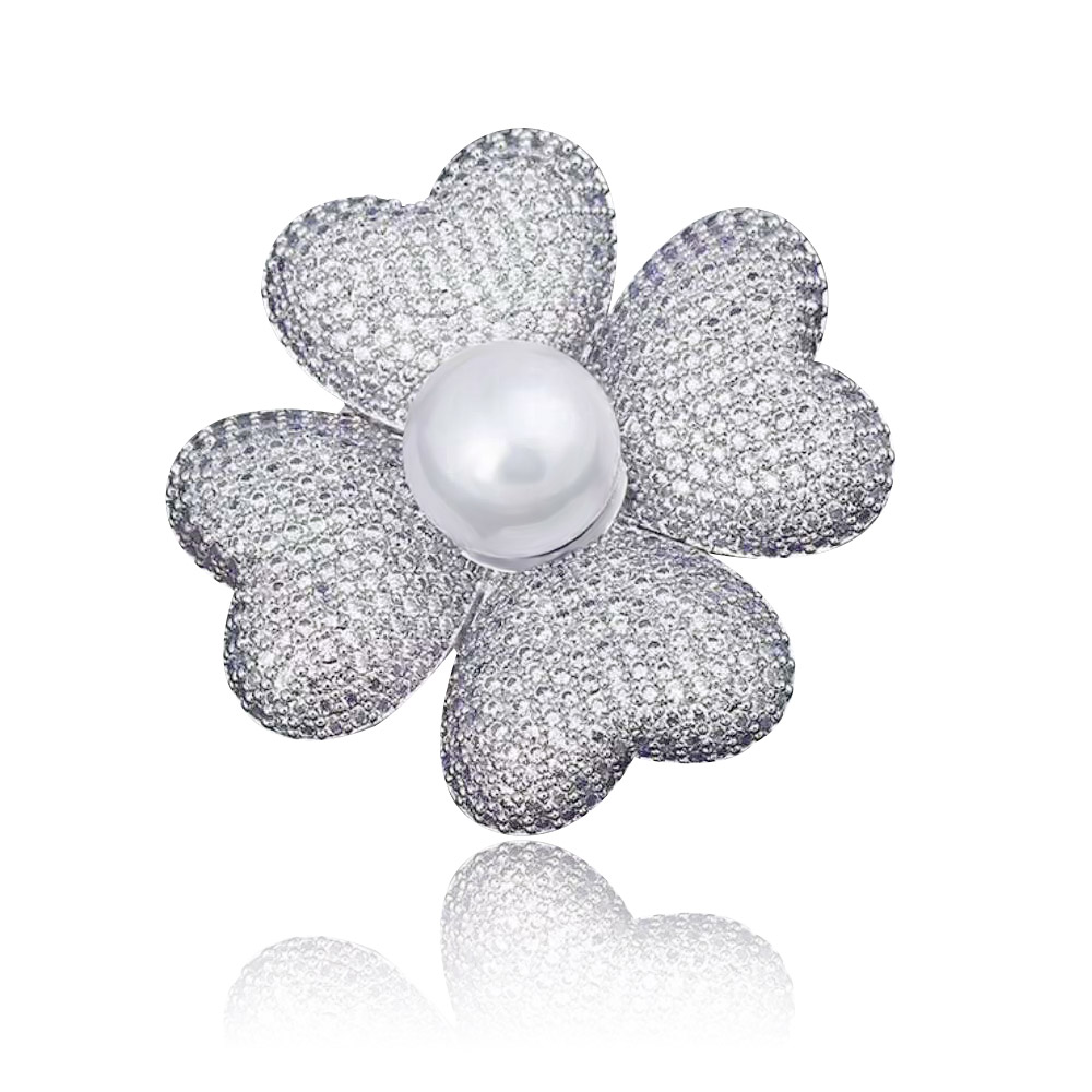 Rhinestone Cloverleaf Brooch With Pearl